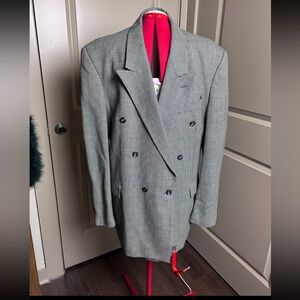 Oversize blazer jacket, dress with shoulder pads